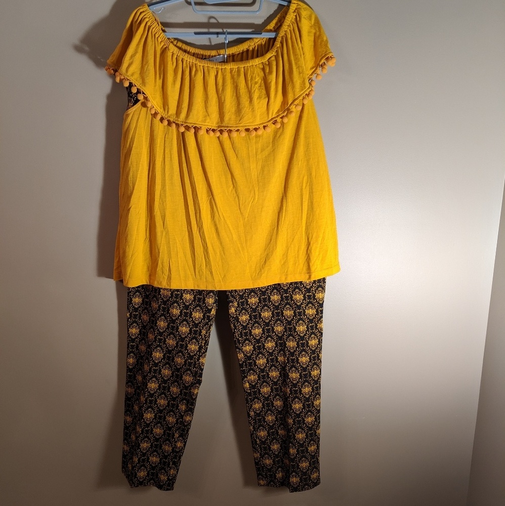 NWT- Yellow and Black Printed Pants